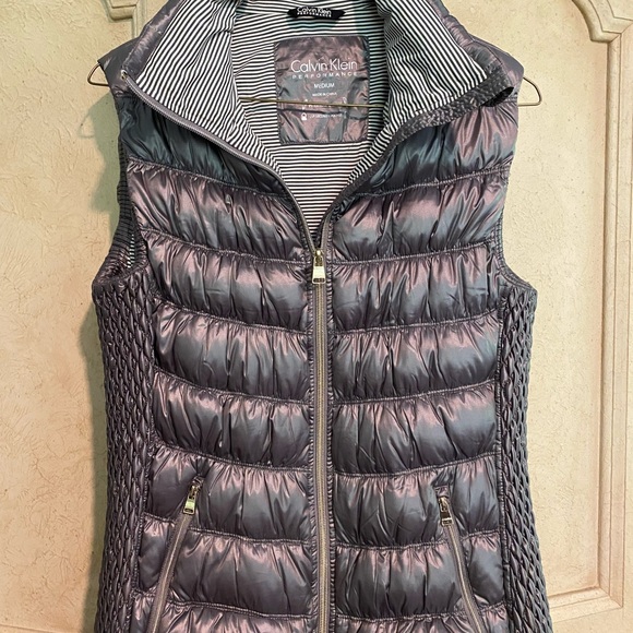 Calvin Klein Performance Vest - Picture 1 of 5